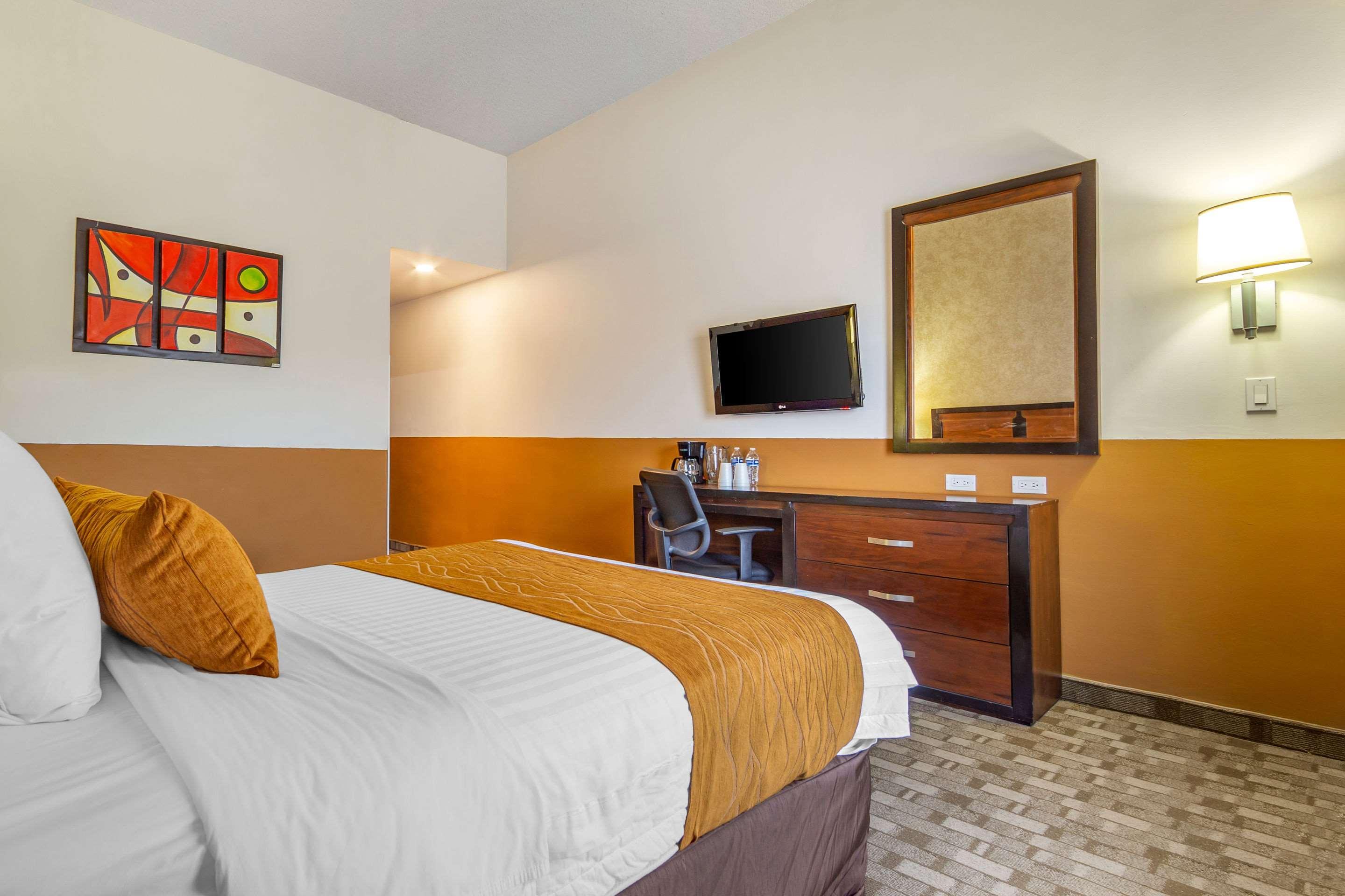 Comfort Inn Chihuahua Extérieur photo
