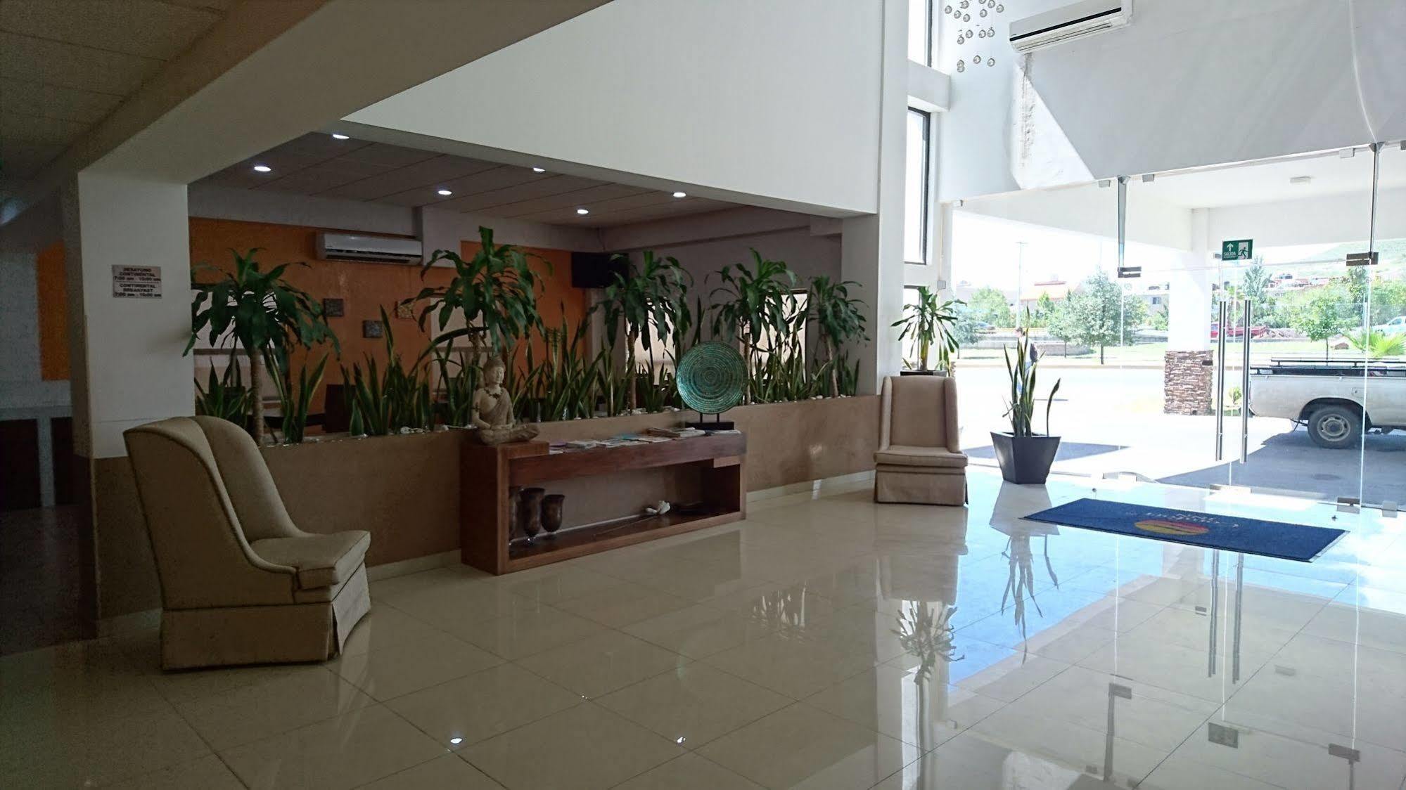Comfort Inn Chihuahua Extérieur photo