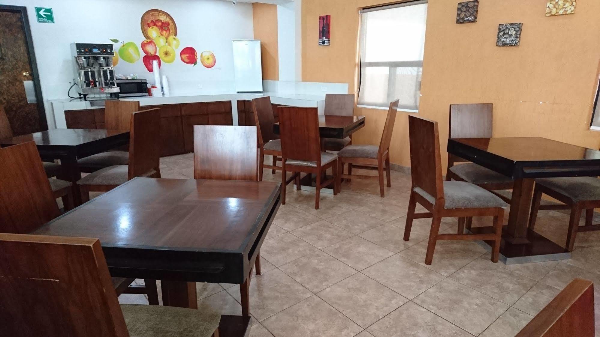 Comfort Inn Chihuahua Extérieur photo
